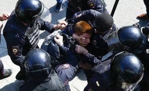 FOTO: AA / Protesti protiv Putina, privedene desetine osoba